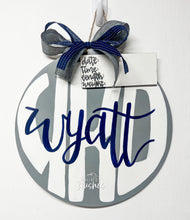 Load image into Gallery viewer, Monogram Initial Round Baby Doorhanger