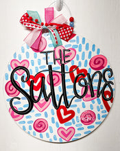 Load image into Gallery viewer, Cutesy Valentines Pattern Round Doorhanger
