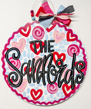 Load image into Gallery viewer, Cutesy Valentines Pattern Round Doorhanger
