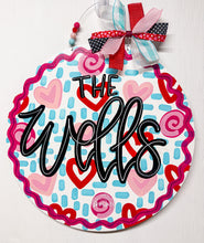 Load image into Gallery viewer, Cutesy Valentines Pattern Round Doorhanger