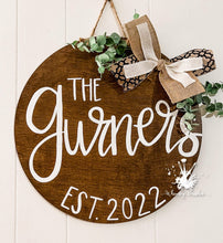 Load image into Gallery viewer, Custom Last Name Round Doorhanger