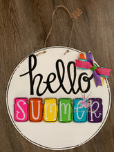 Load image into Gallery viewer, Hello Summer Round Doorhanger
