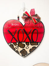 Load image into Gallery viewer, Wild Cheetah Heart Doorhanger