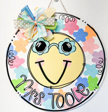 Load image into Gallery viewer, Floral Smiley Round Doorhanger
