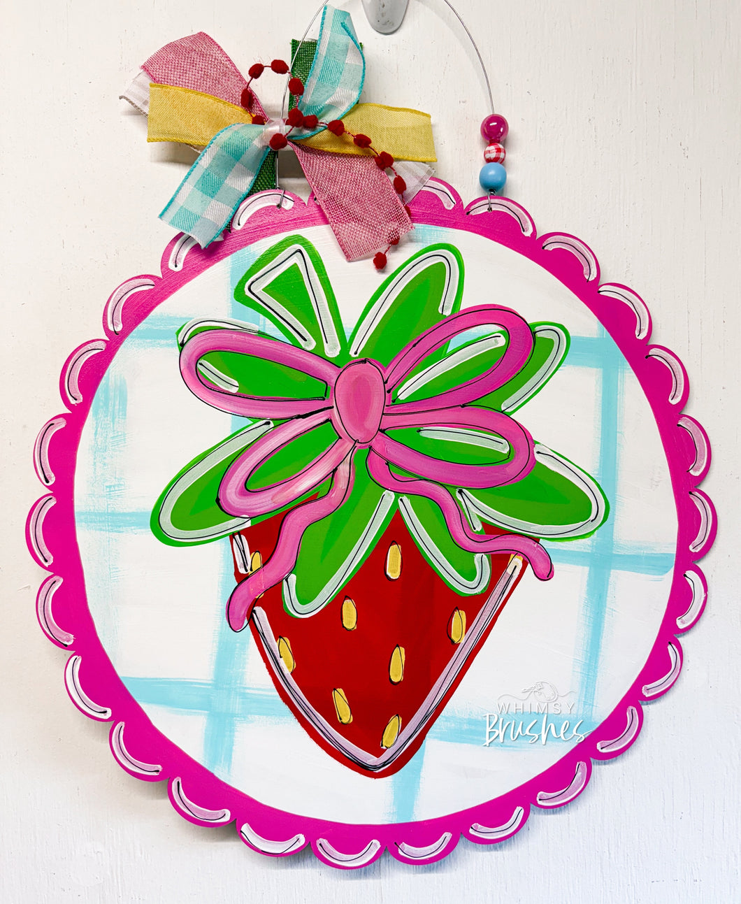 Scalloped Plaid Strawberry Round Doorhanger