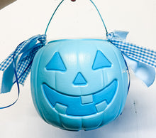 Load image into Gallery viewer, Plastic Pumpkin Bucket
