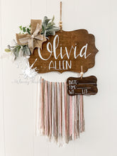 Load image into Gallery viewer, Quatre Le Foil Macrame Baby Doorhanger
